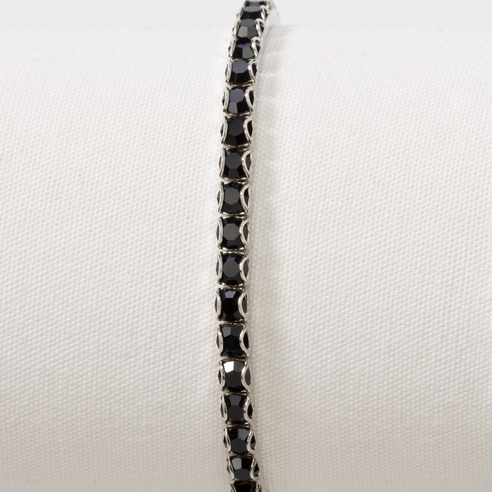 Jet stretch bracelet